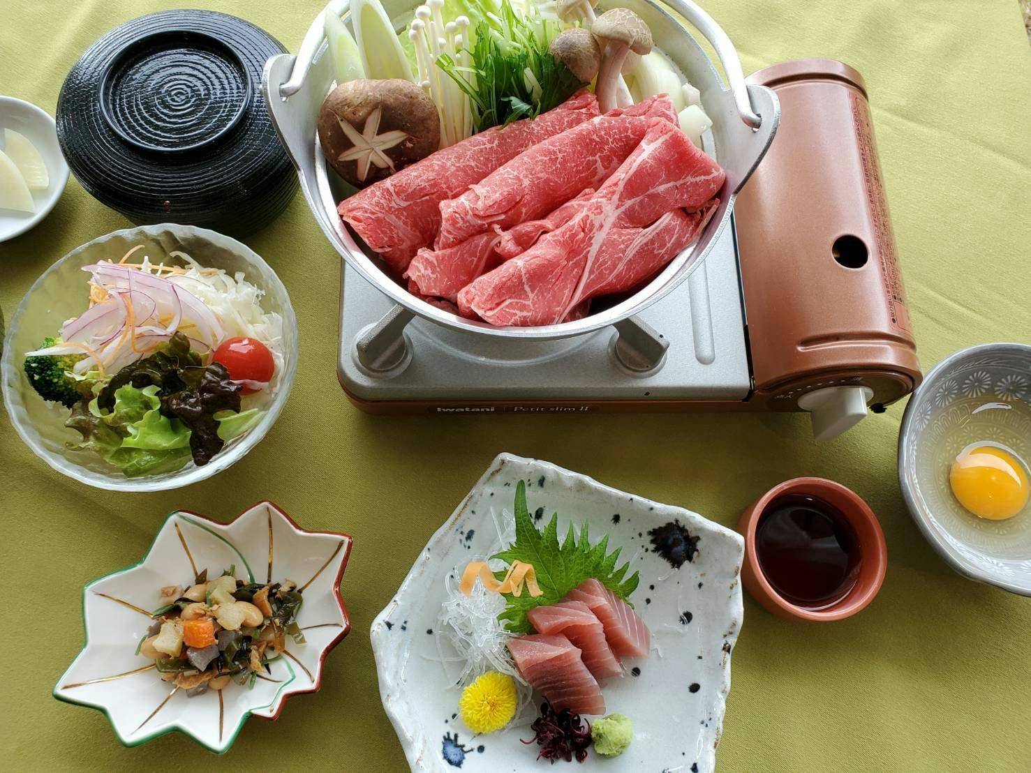 Bữa ăn bò Sukiyaki