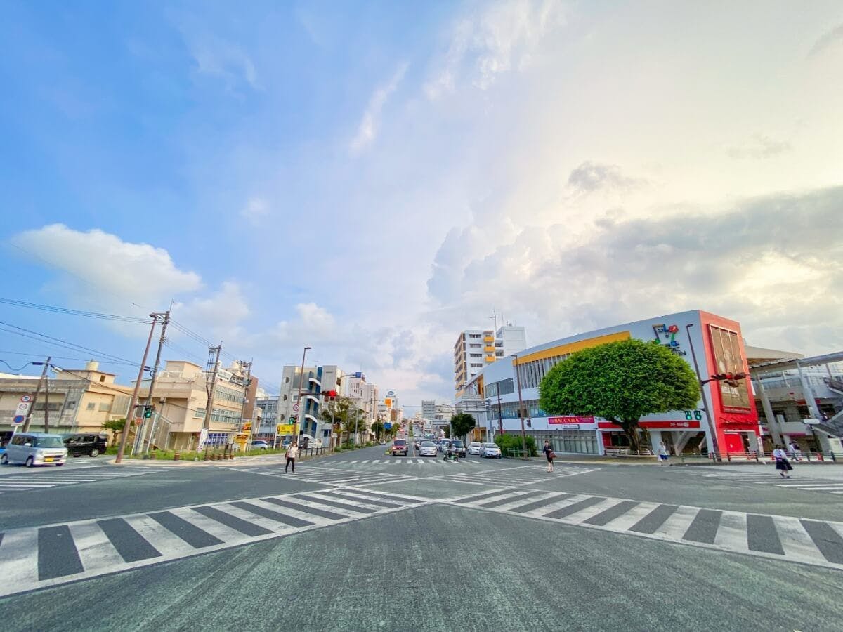 Bandar Okinawa. Tempat yang penuh dengan keriangan.