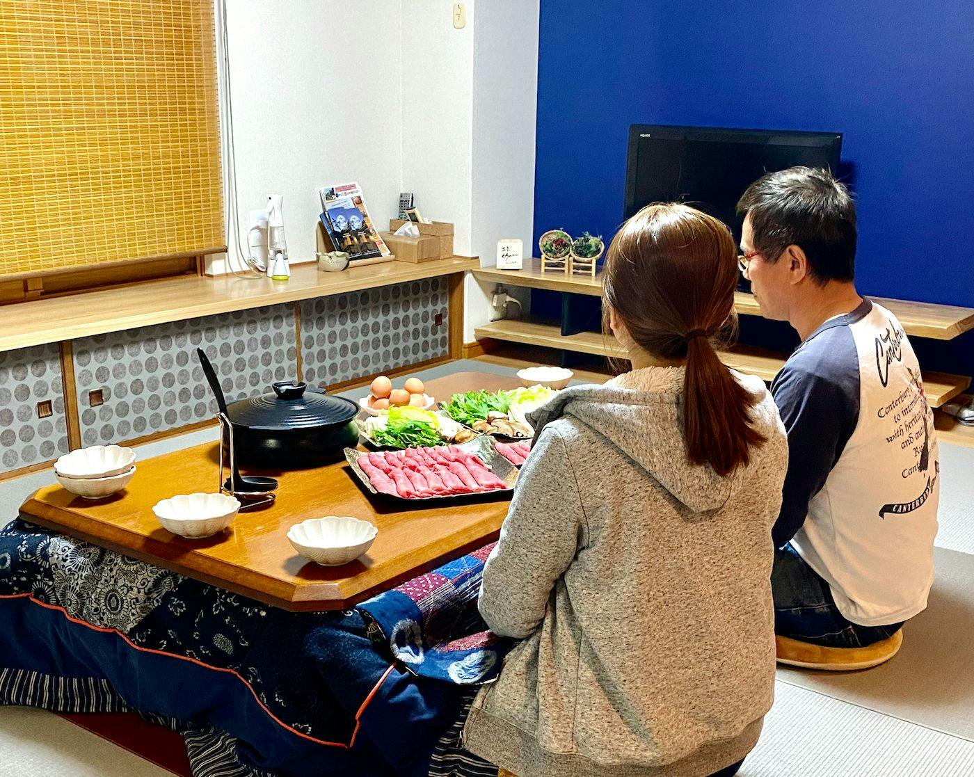 코타츠에서 특선 와규 스키야키를 즐기세요.