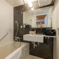 Bilik mandi Twin/Bank Force gaya Jepun moden