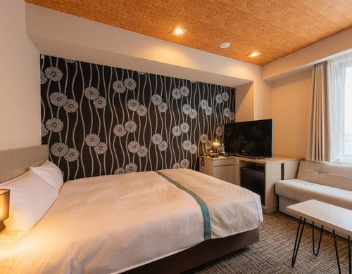 お1人様1本ミネラルウォータープレゼント