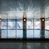 ห้องอาบน้ำสาธารณะพร้อมวิวภูเขาคุโรดาเกะ