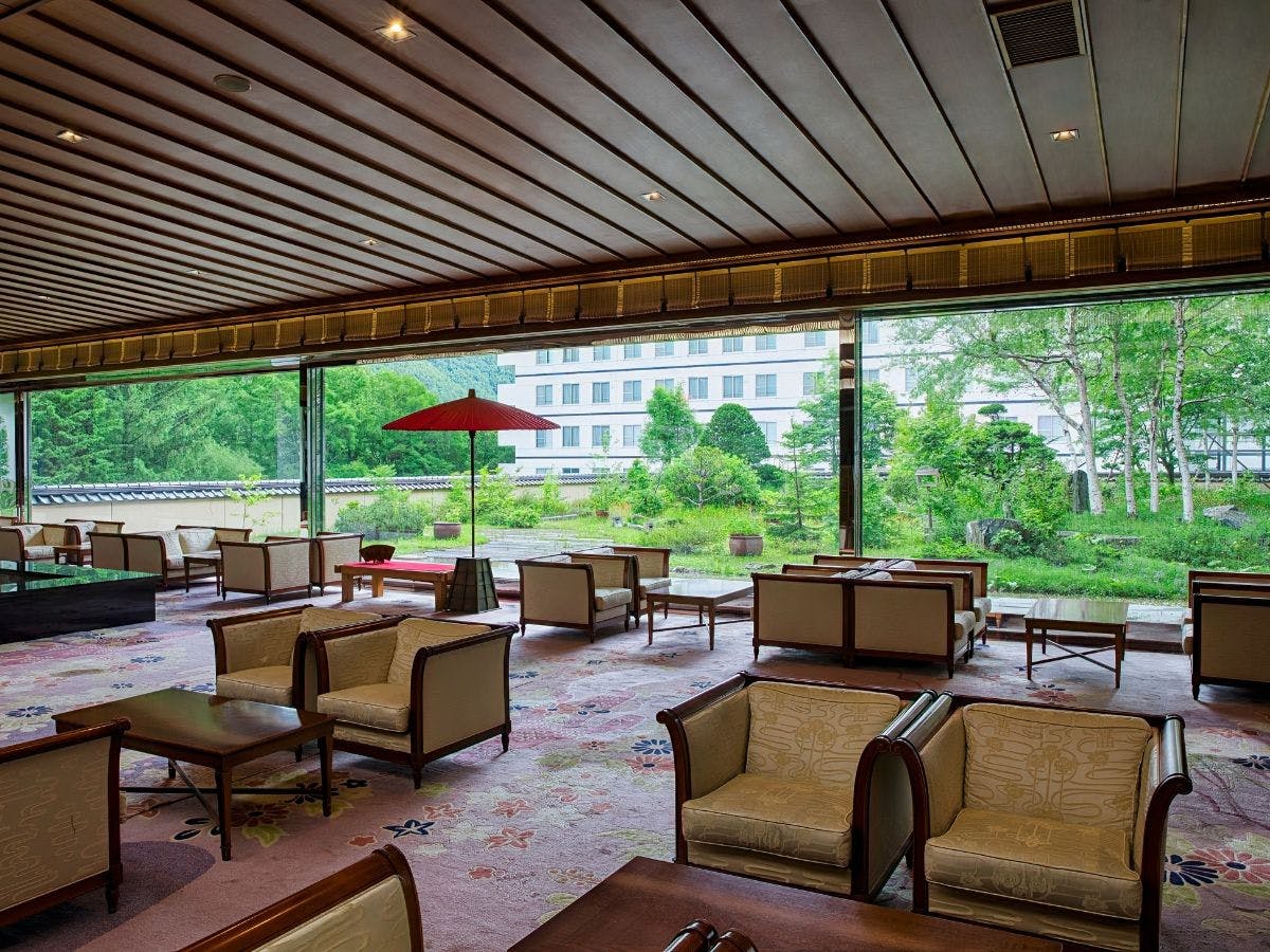 【ล็อบบี้】