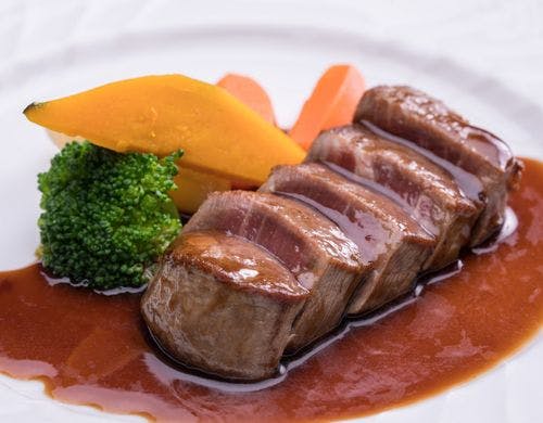 *夕食　肉料理 　一例