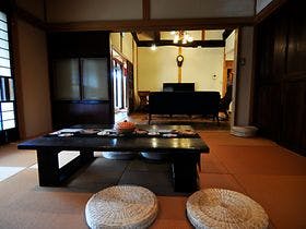隠れや古民家の宿　えんや