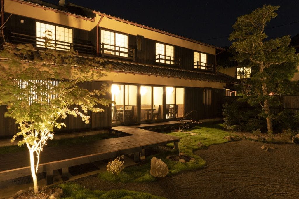 Natural Hot Spring Inn Choseian