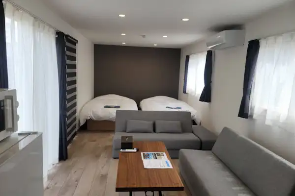 ห้ามสูบบุหรี่/32 ตร.ม./เตียงกว้าง 120 ซม. 2 เตียง/ห้องครัว