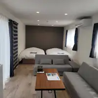 ห้ามสูบบุหรี่/32 ตร.ม./เตียงกว้าง 120 ซม. 2 เตียง/ห้องครัว