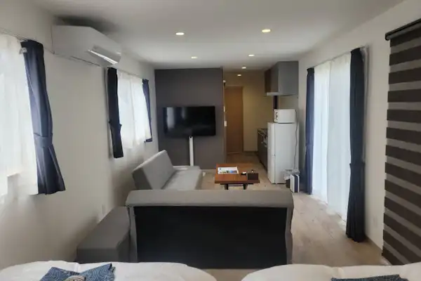 ห้ามสูบบุหรี่/32 ตร.ม./เตียงกว้าง 120 ซม. 2 เตียง/ห้องครัว