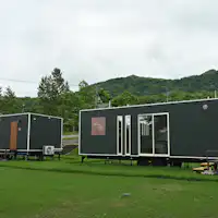 มีบ้านรถพ่วง 6 หลังในพื้นที่