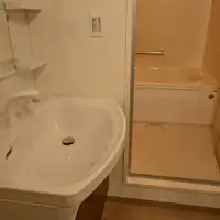 อ่างล้างหน้า / ห้องน้ำ