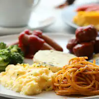 ตัวอย่างการจัดอาหารเช้าบุฟเฟ่ต์ฟรีแบบญี่ปุ่นและตะวันตก