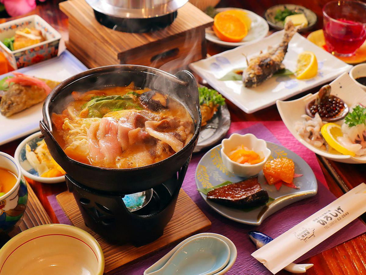 Hiroshige Inn: A Secluded Lodge to Enjoy the River and Mountains