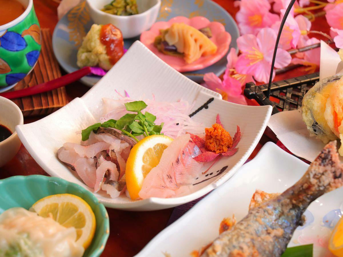 Hiroshige Inn: A Secluded Lodge to Enjoy the River and Mountains