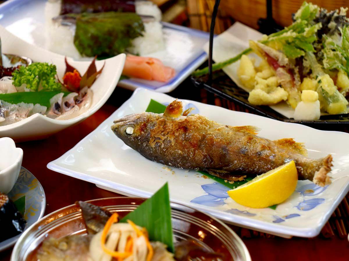 Hiroshige Inn: A Secluded Lodge to Enjoy the River and Mountains
