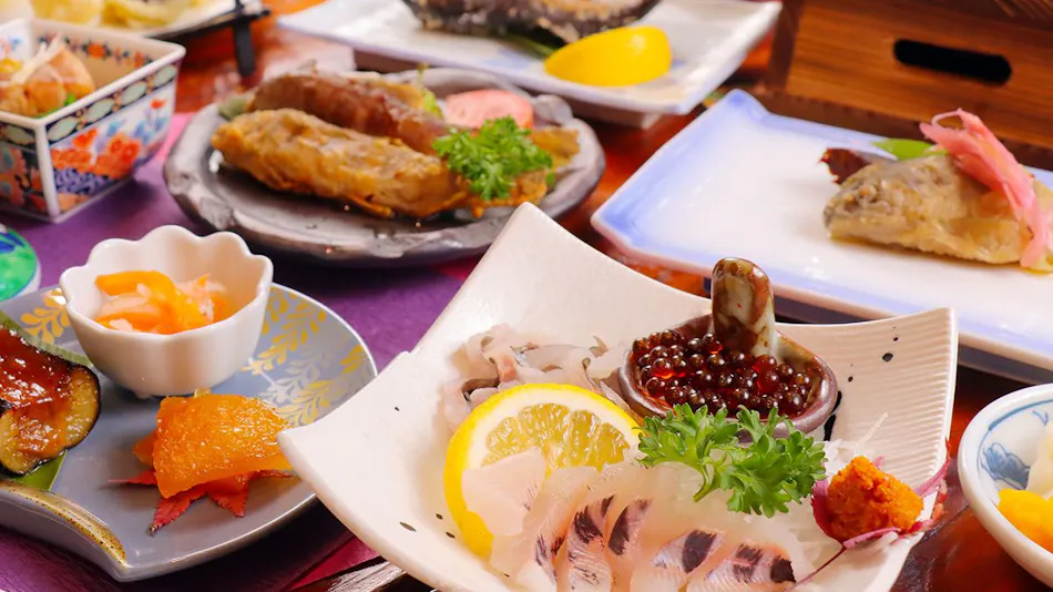 Hiroshige Inn: A Secluded Lodge to Enjoy the River and Mountains