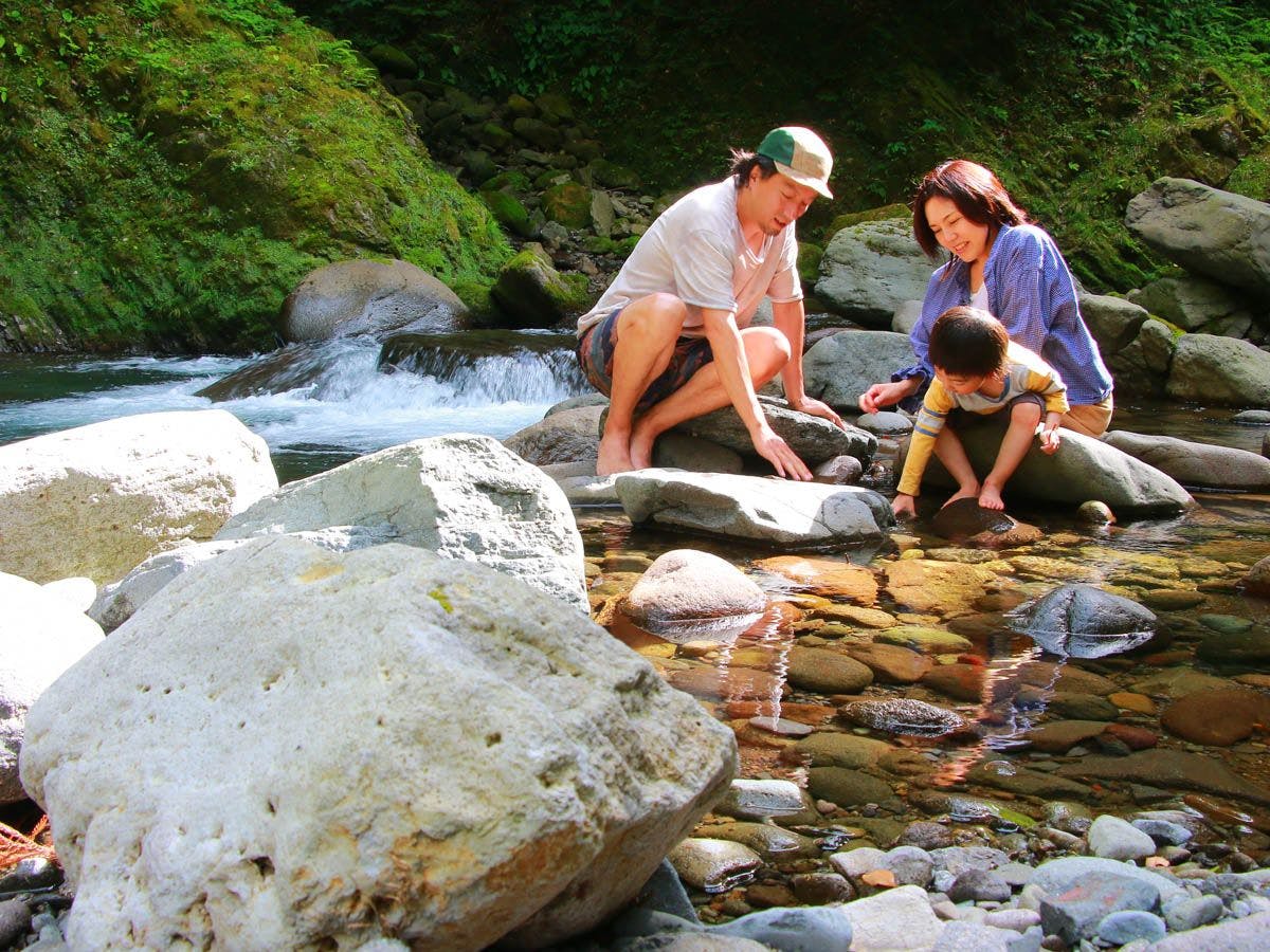 Hiroshige Inn: A Secluded Lodge to Enjoy the River and Mountains