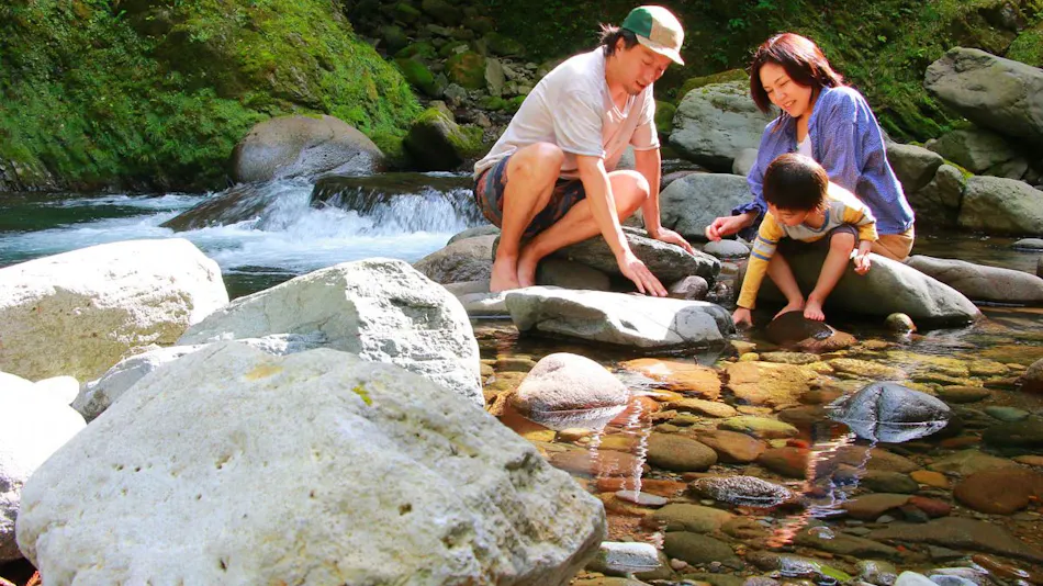 Hiroshige Inn: A Secluded Lodge to Enjoy the River and Mountains