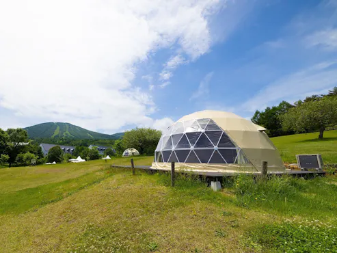 ลักชัวรีโดม ภายนอก