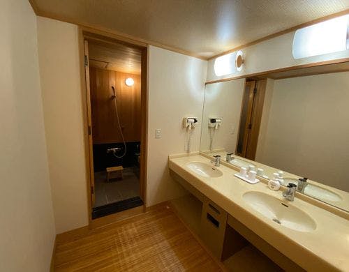 各部屋２台の洗面台