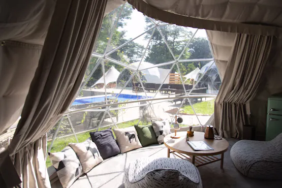 แกลมปิ้งในร่ม