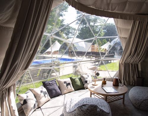 グランピング室内