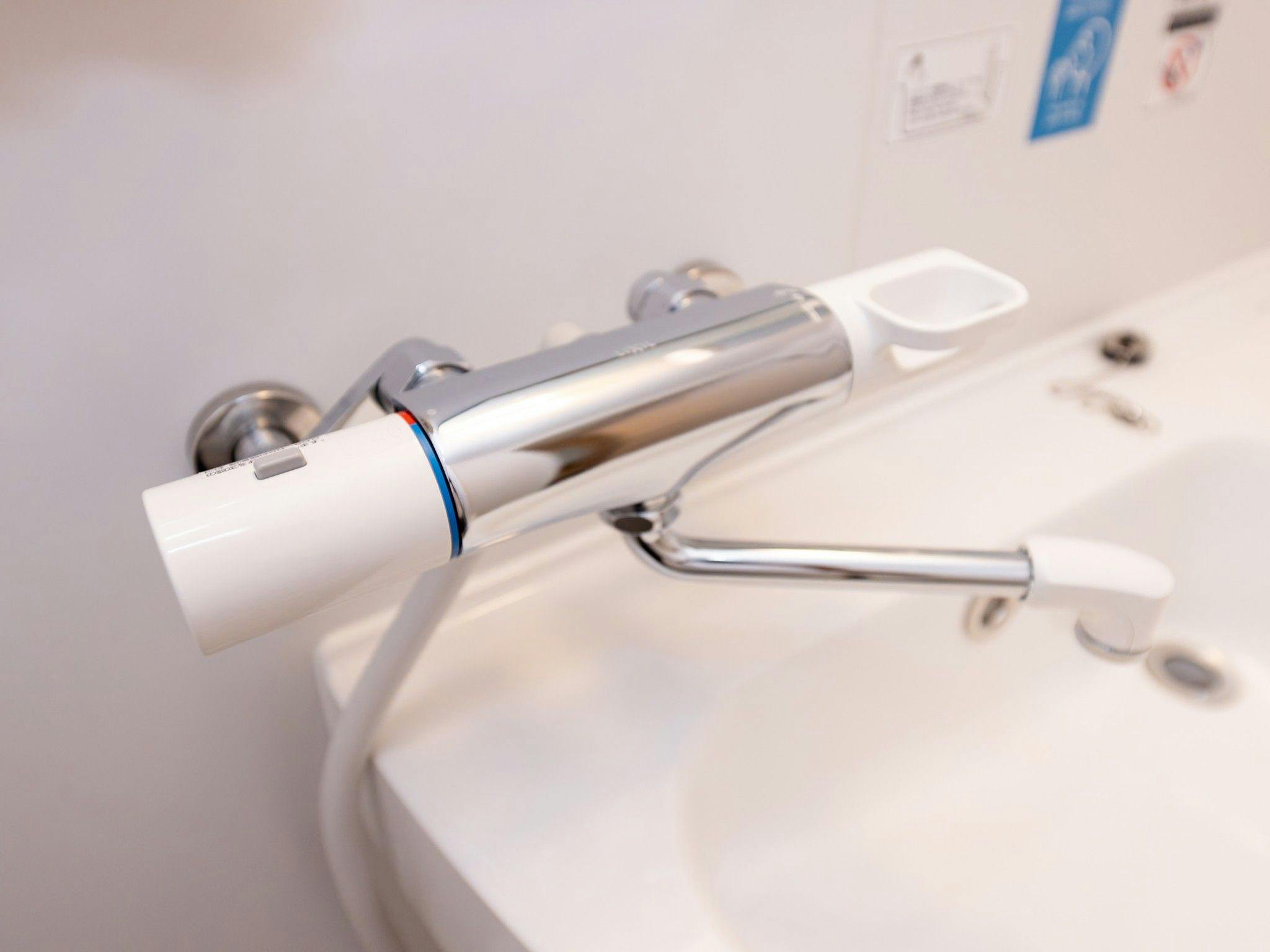 ก๊อกน้ำพร้อมเทอร์โมสตัท