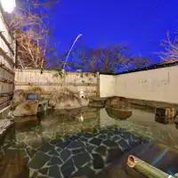 *บ่อน้ำพุร้อนกลางแจ้ง (สำหรับผู้หญิง)