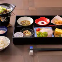 【ตัวอย่างอาหารเช้า】ชุดอาหารญี่ปุ่นที่อบอุ่นและมีสีสันสดใส