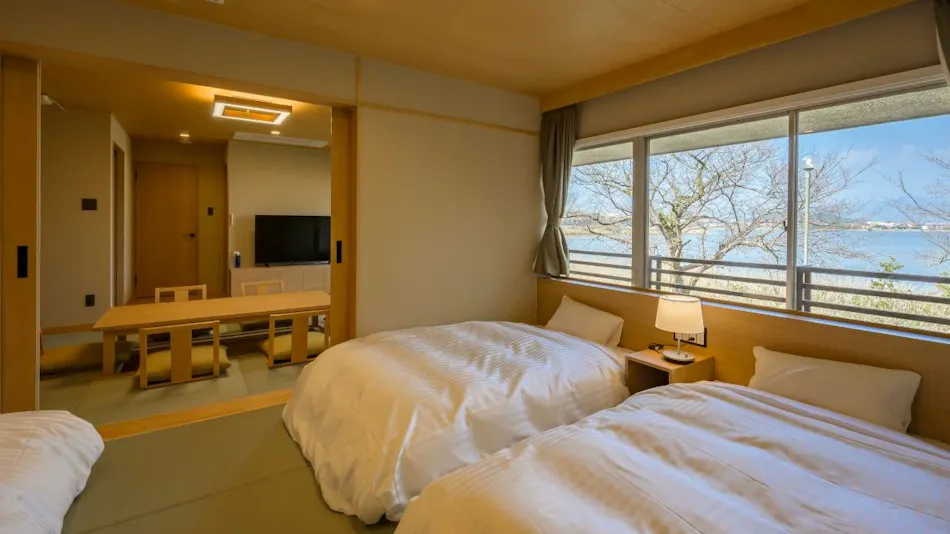Lakeside Onsen Inn Kunibiki Glamping Base IZUMO