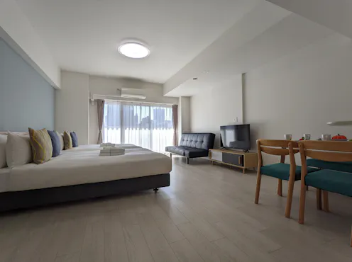 2张双人床,1张沙发床