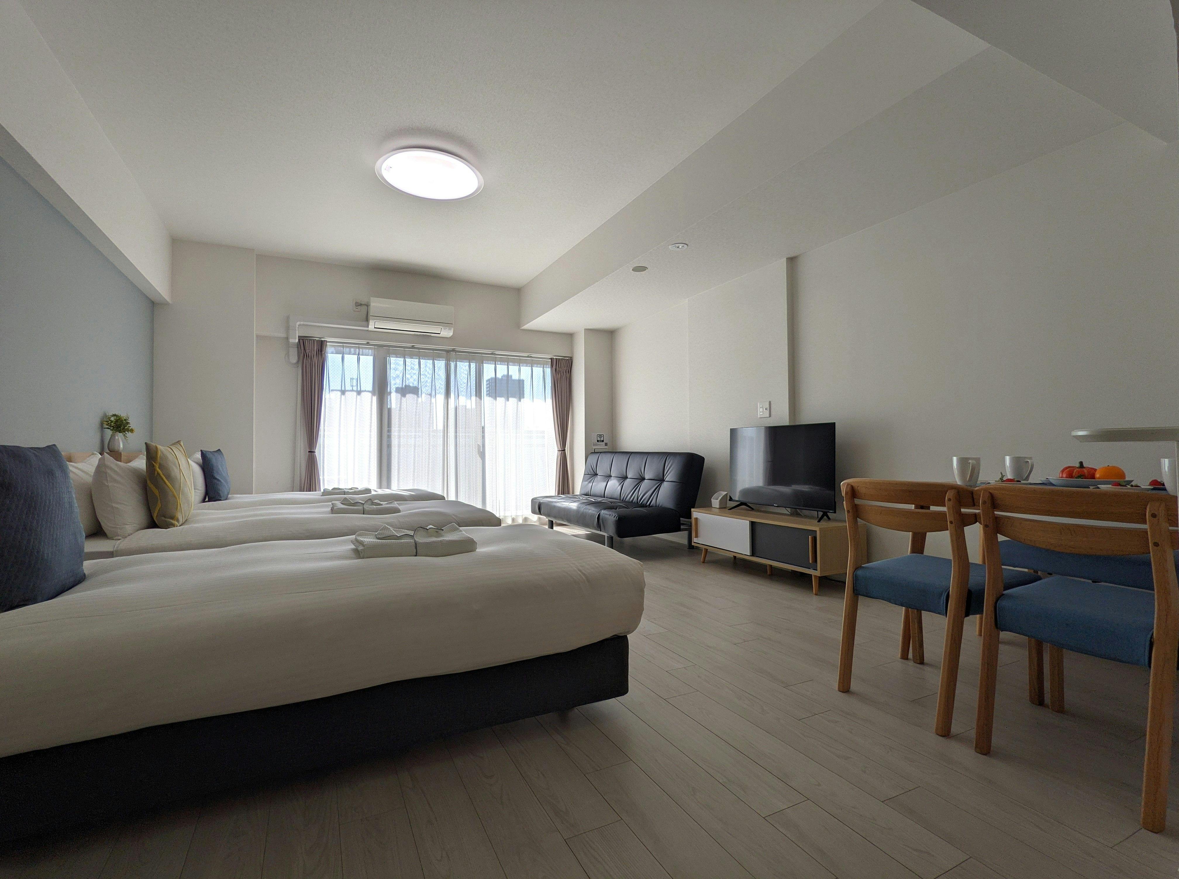 เตียงเดี่ยว 1 เตียง โซฟาเบด 1 ตัว