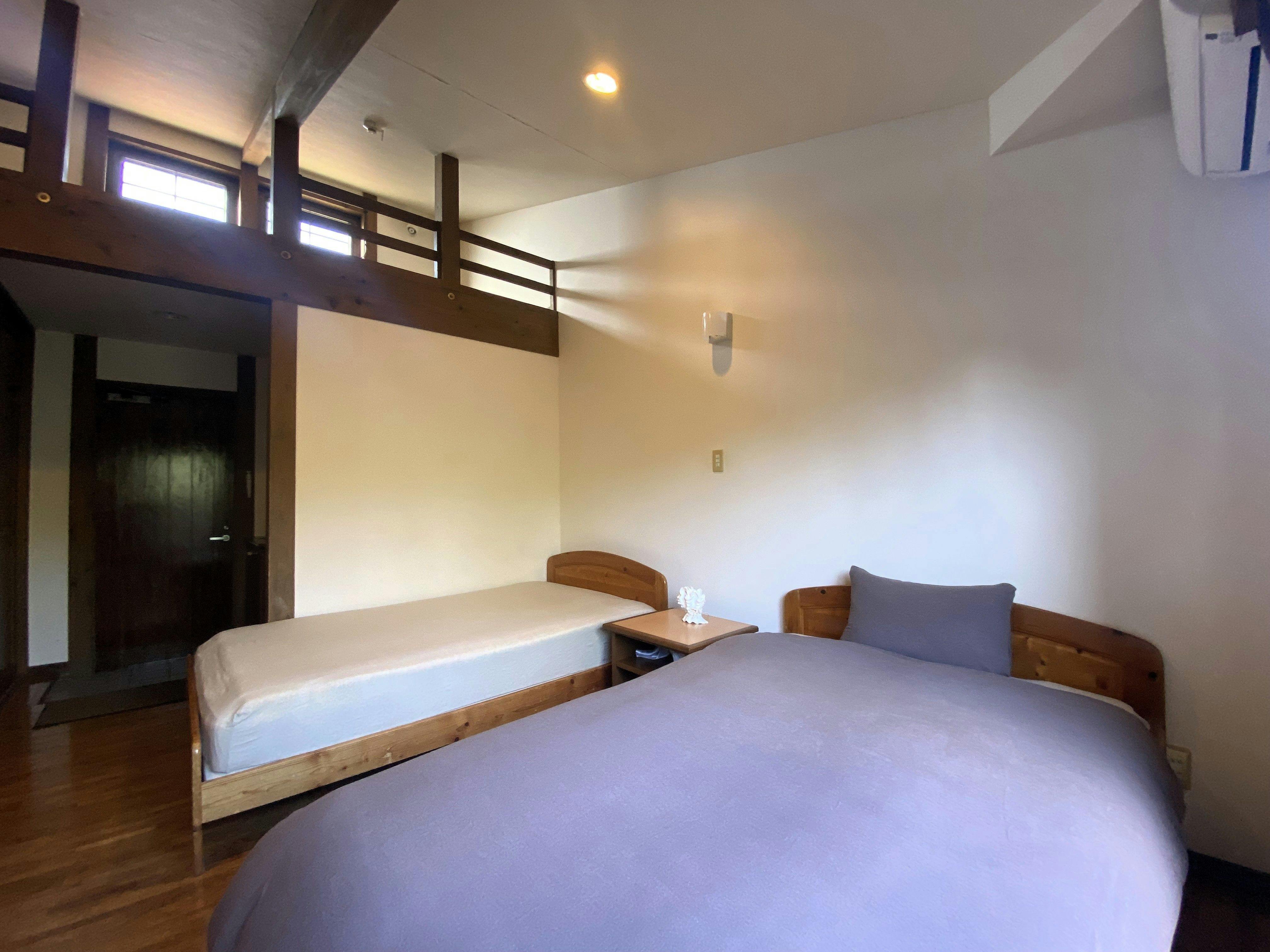 Kamar Amrita (Twin)