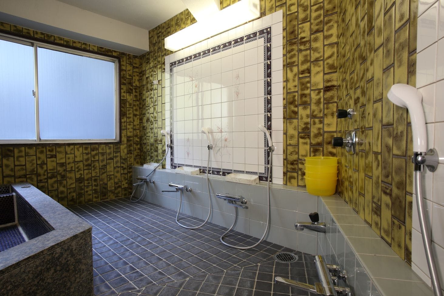 Bilik mandi pancuran