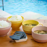 ชุดอาหารเช้าแบบญี่ปุ่นและตะวันตก