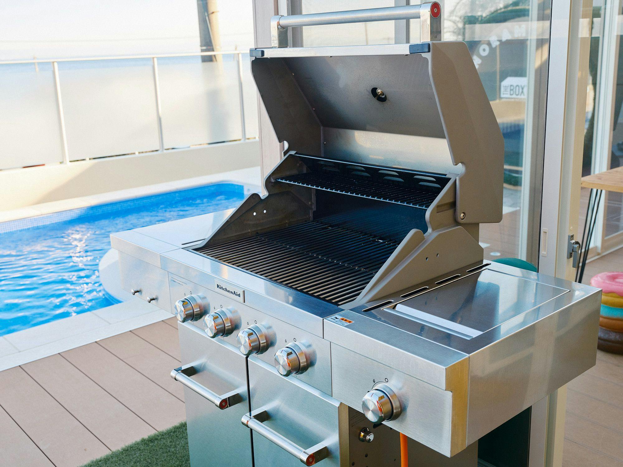 THE BOXY AWAJI