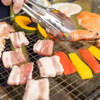 Rencana BBQ termasuk ★ selama periode Festival Kembang Api Jangka Panjang