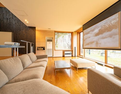 洞爺の自然を眺めるソファー席