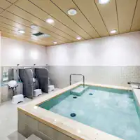 ห้องอาบน้ำสาธารณะ (หญิง)