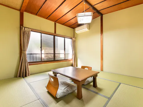 *Matsu / Momiji (Kamar gaya Jepang 8 tatami)