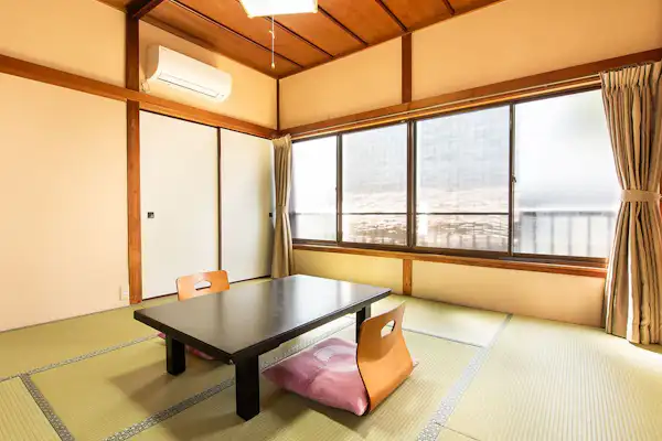 *Matsu / Momiji (Kamar gaya Jepang 8 tatami)