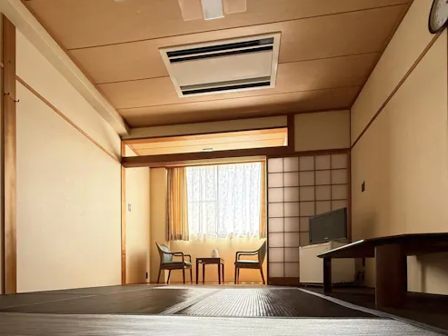 ห้องพักแบบญี่ปุ่น ชั้น 2 ขนาด 8 เสื่อ/ตัวอย่าง