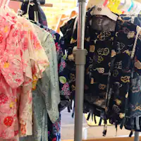 Yukata kanak-kanak tersedia dalam saiz 80 hingga 150*.