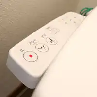 设施_带温水清洗功能的马桶*