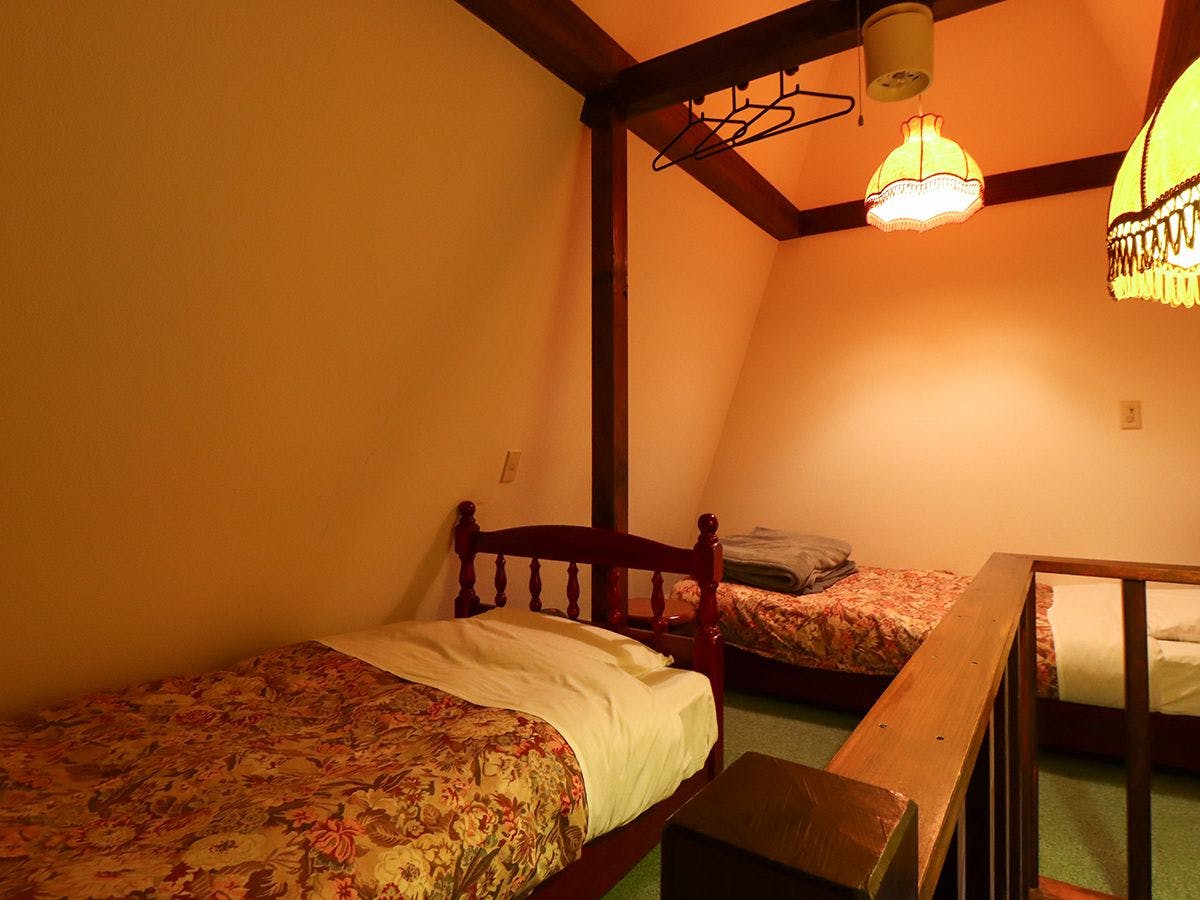 ห้องพักพร้อมชั้นลอยสำหรับ 2-4 ท่าน