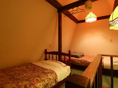 ห้องพักพร้อมชั้นลอยสำหรับ 2-4 ท่าน