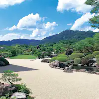 สวนแห้งฤดูร้อนที่พิพิธภัณฑ์ศิลปะอาดาจิ