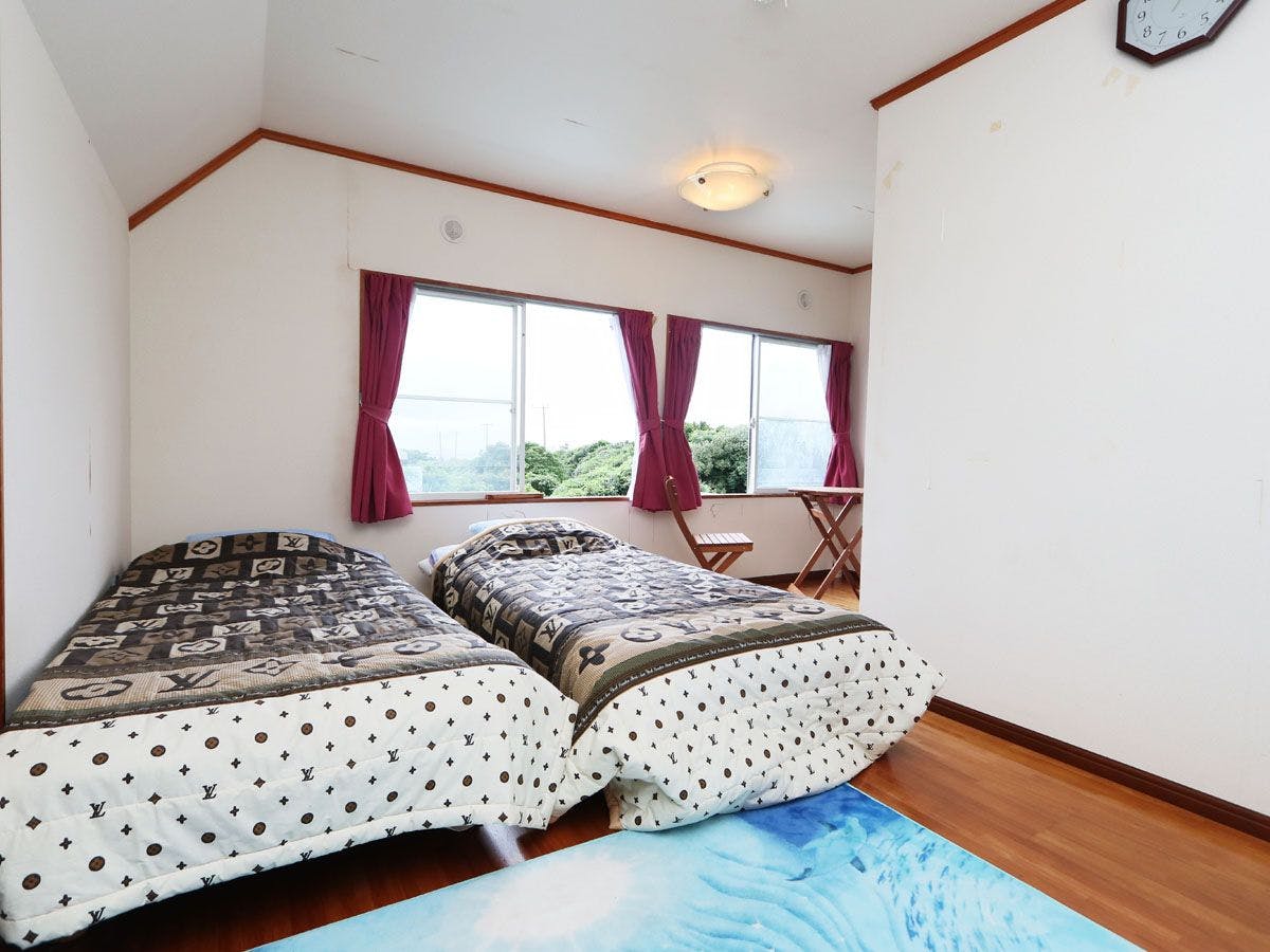 트윈 침대가 있는 객실입니다.