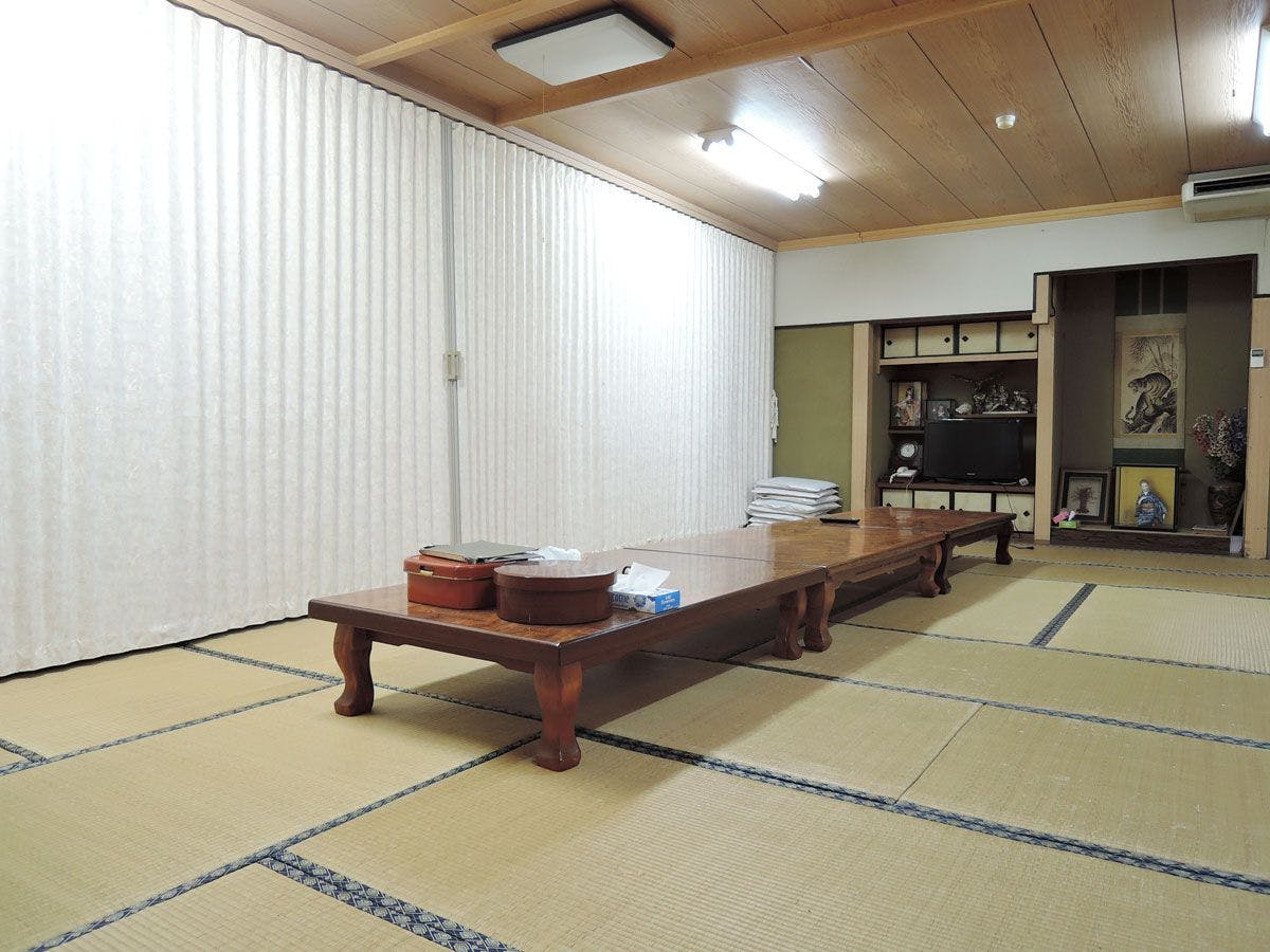 *ตัวอย่างภายใน: ห้องโถงใหญ่