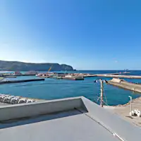 กรุณาเดินทางมาโดยเรือหรือเครื่องบิน